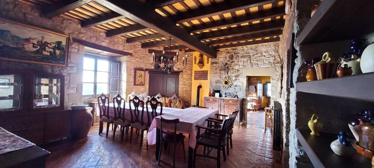 Castell De Llaes Villa Екстериор снимка