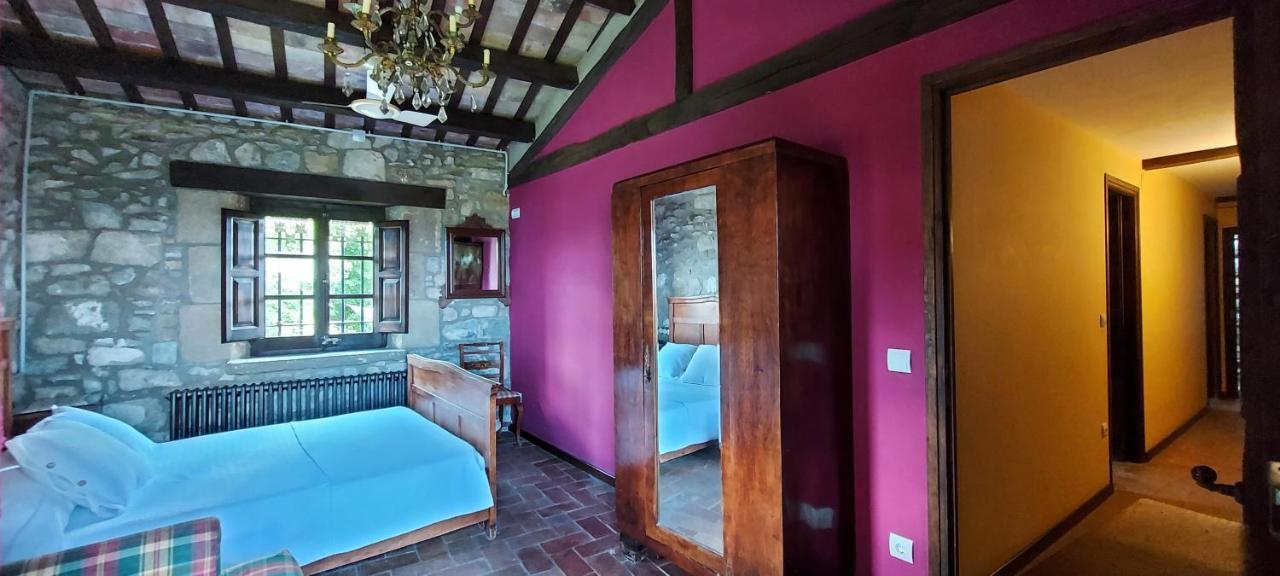 Castell De Llaes Villa Екстериор снимка