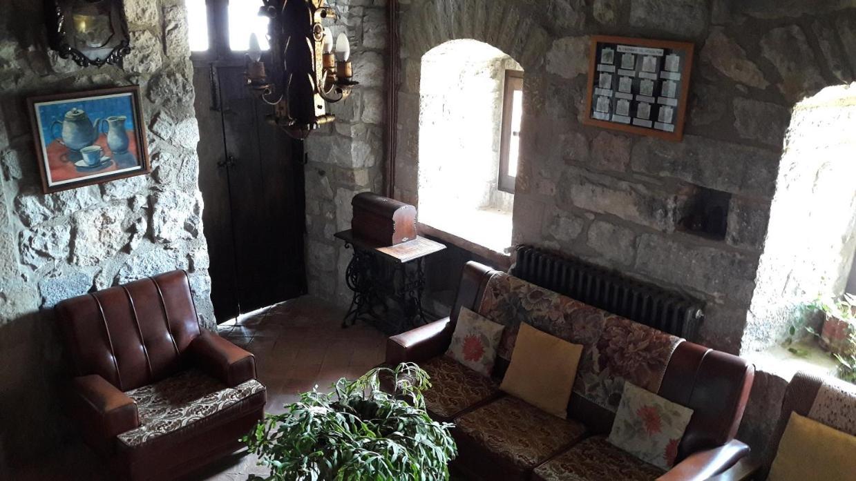 Castell De Llaes Villa Екстериор снимка