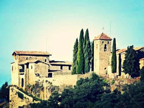Castell De Llaes Villa Екстериор снимка