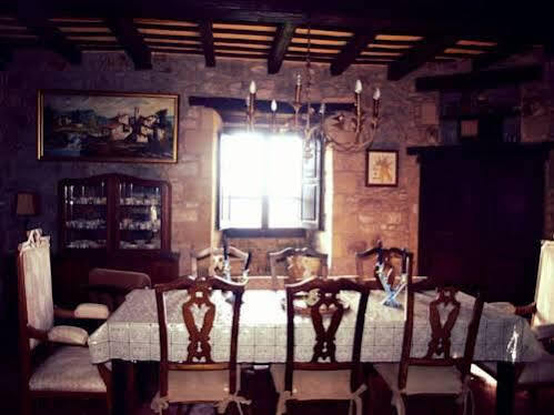 Castell De Llaes Villa Екстериор снимка